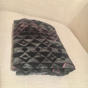 ☀️Black Patterned Scarf